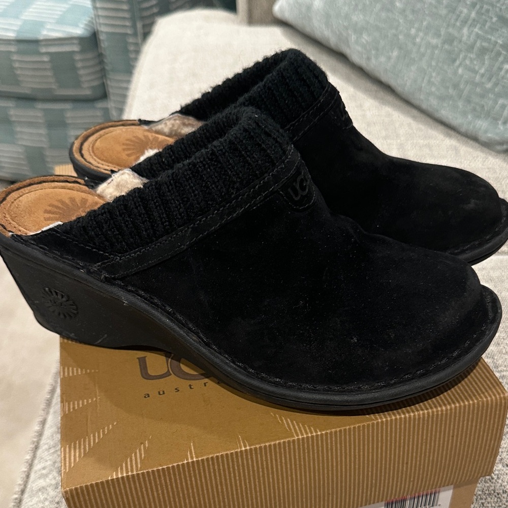 BRAND NEW! UGG GAEL Black Suede Slip-Ons with Knit Cuff